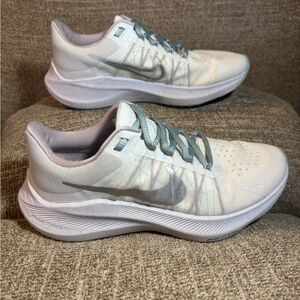 Nike Winflo 8 Women's White and Silver “Phantom/Metallic Luster" Shoes Size 7.5
